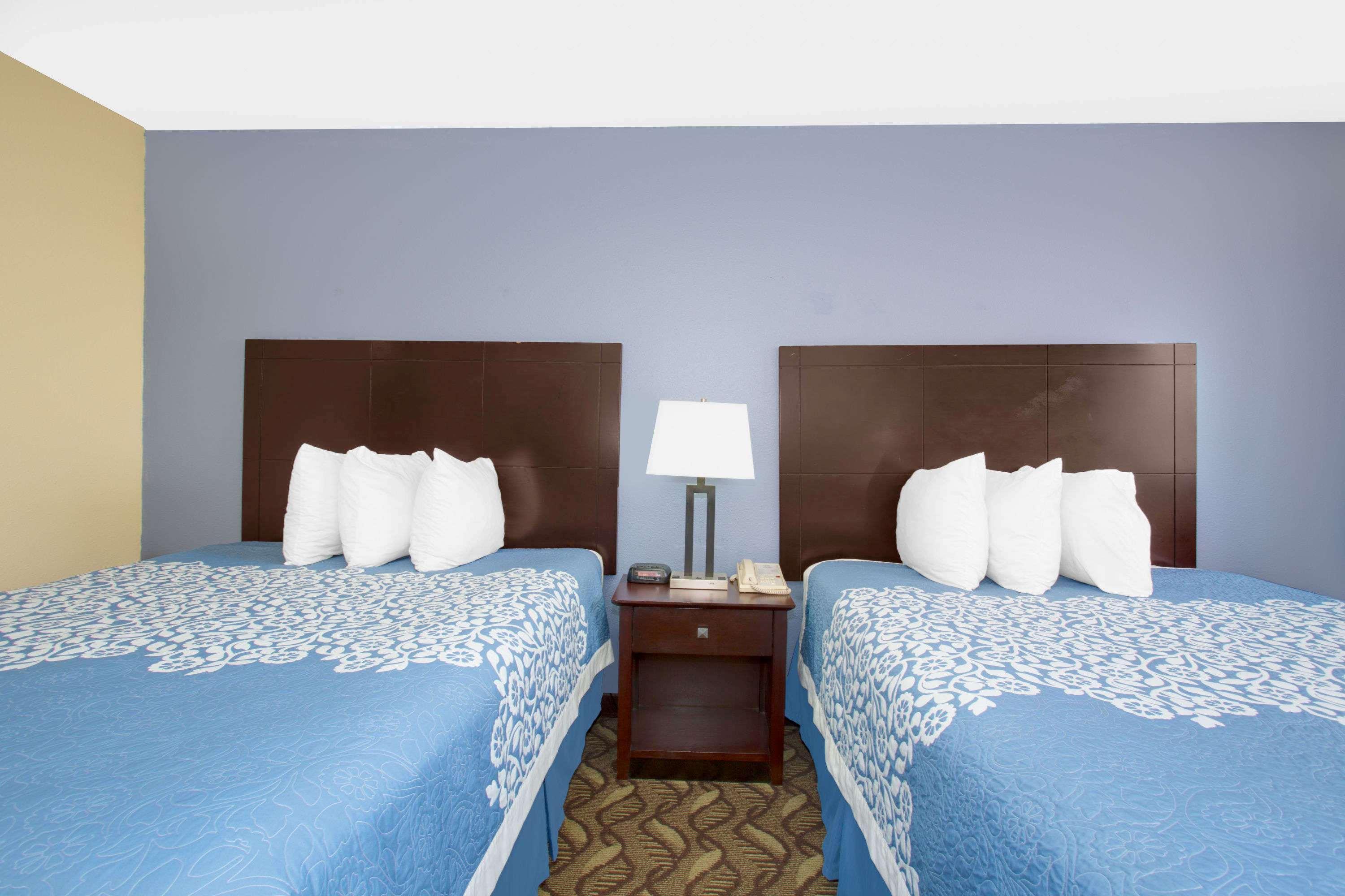 Days Inn By Wyndham Норт Плат Екстериор снимка