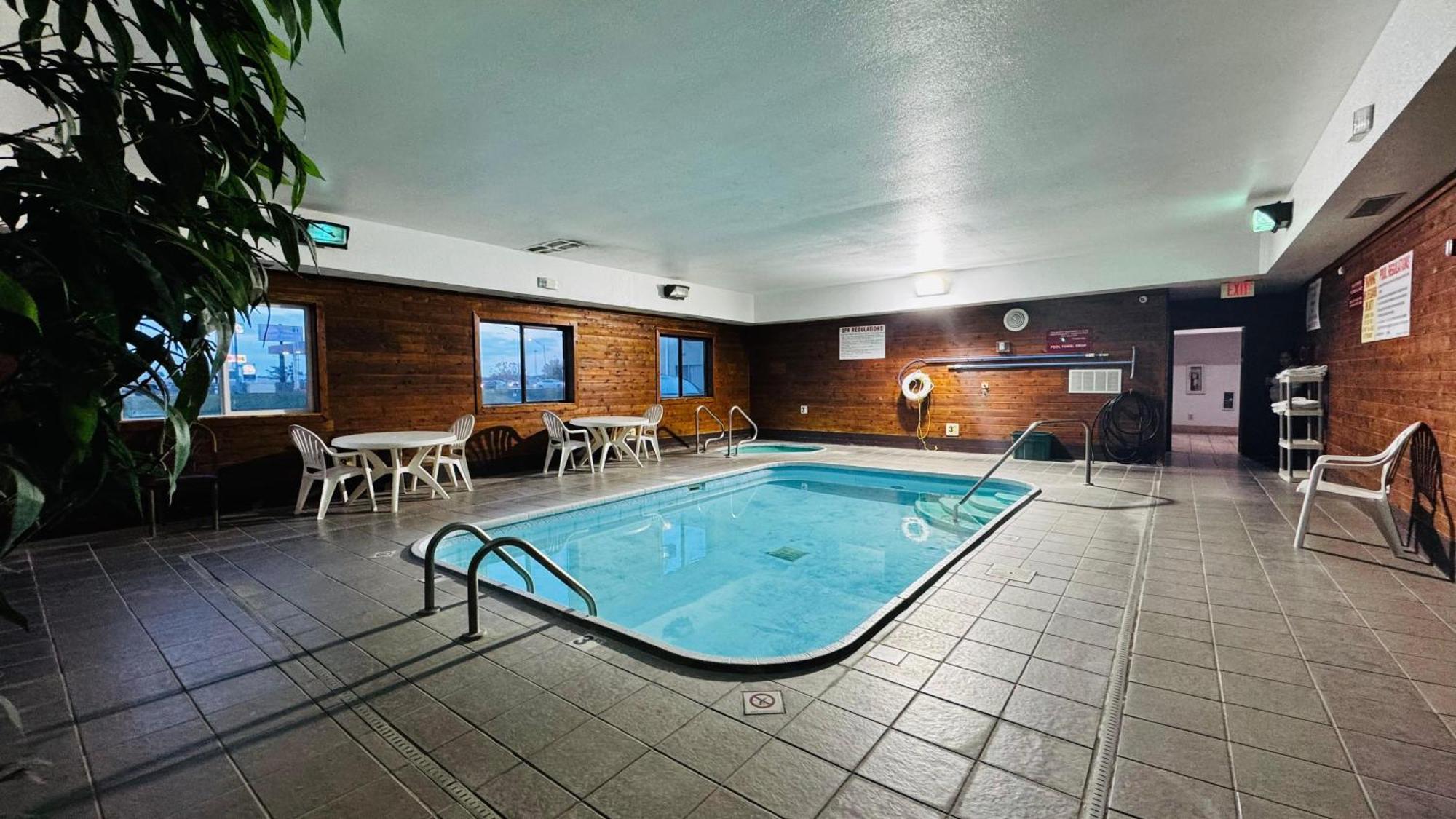 Days Inn By Wyndham Норт Плат Екстериор снимка